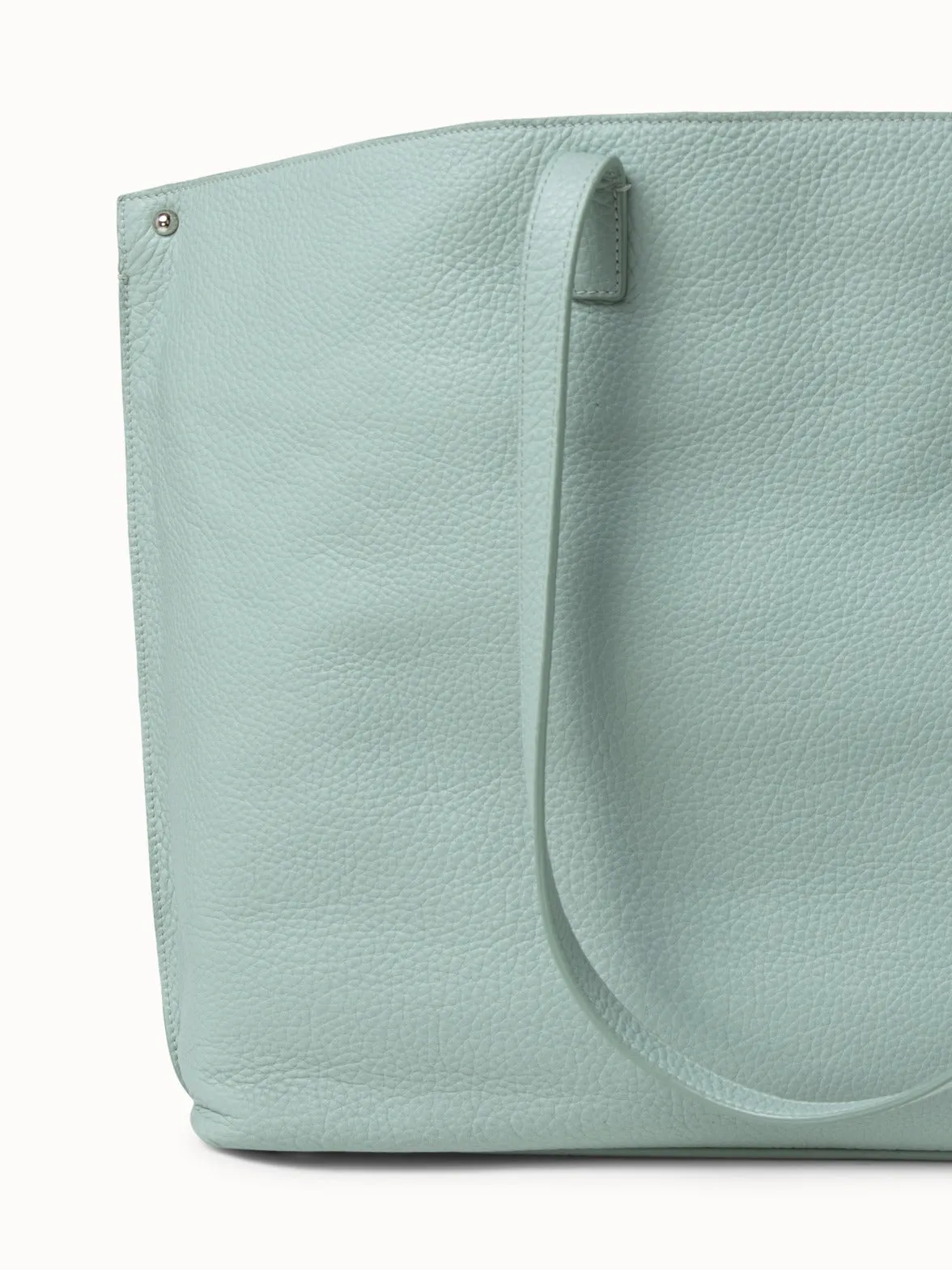 Ai Medium Shoulder Tote