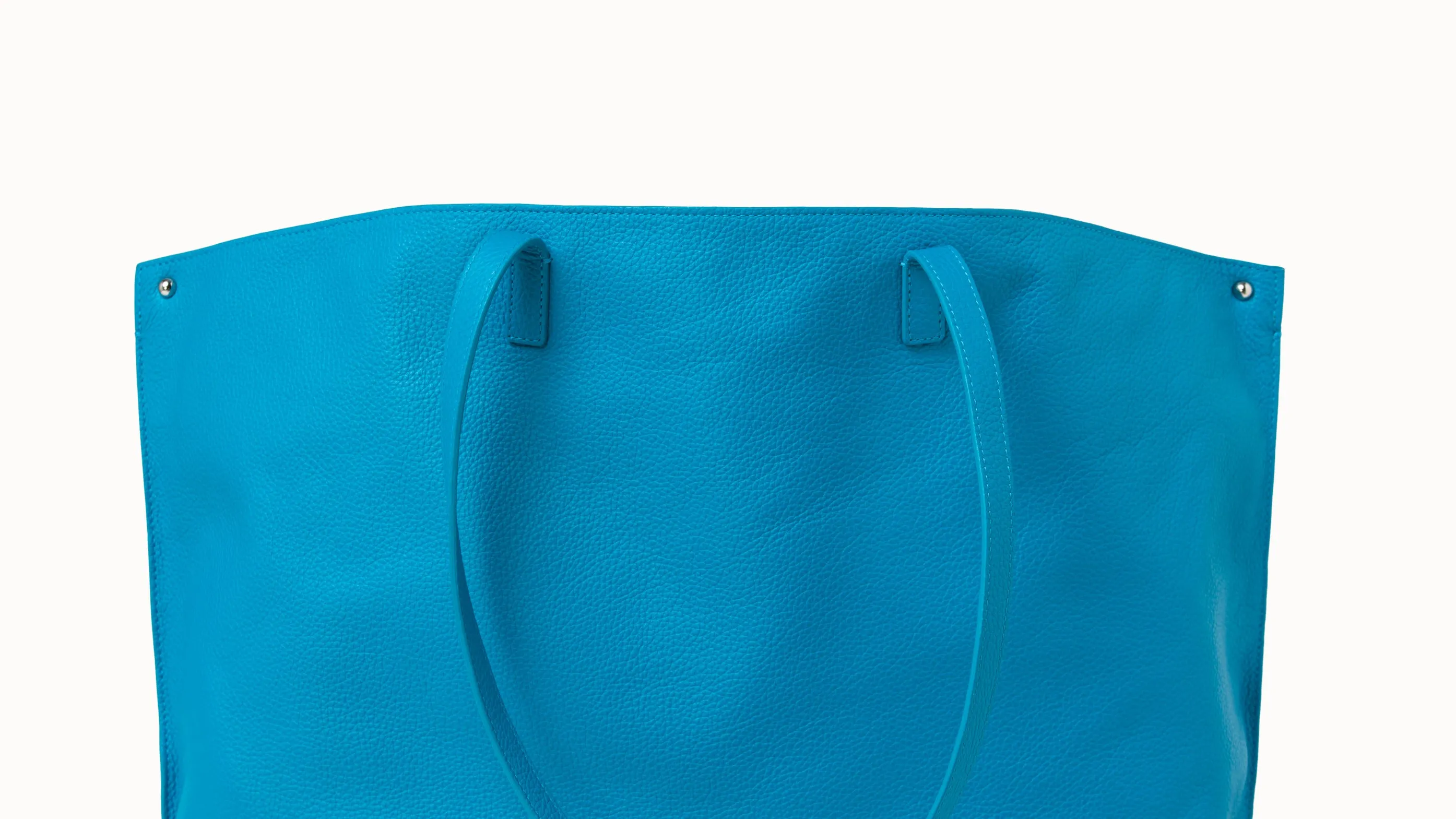 Ai Medium Shoulder Tote