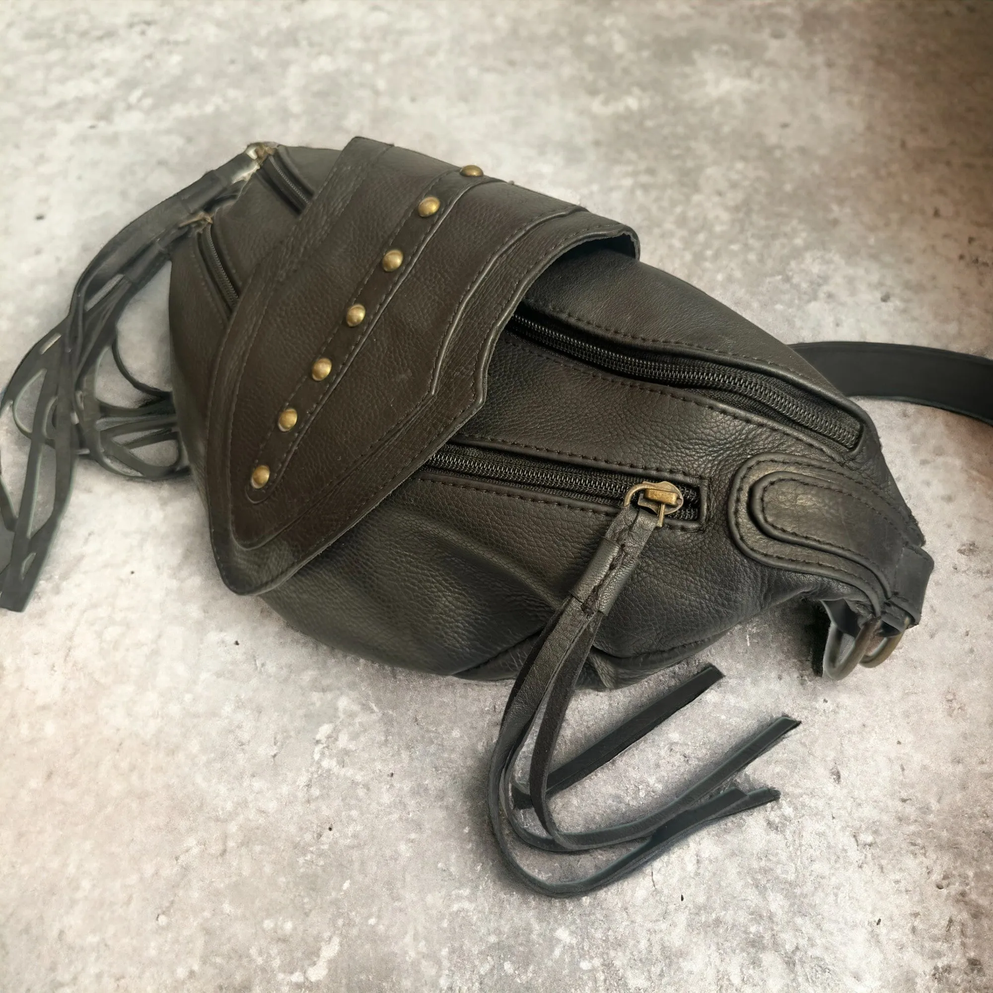 Leather Arrow Bag | Black