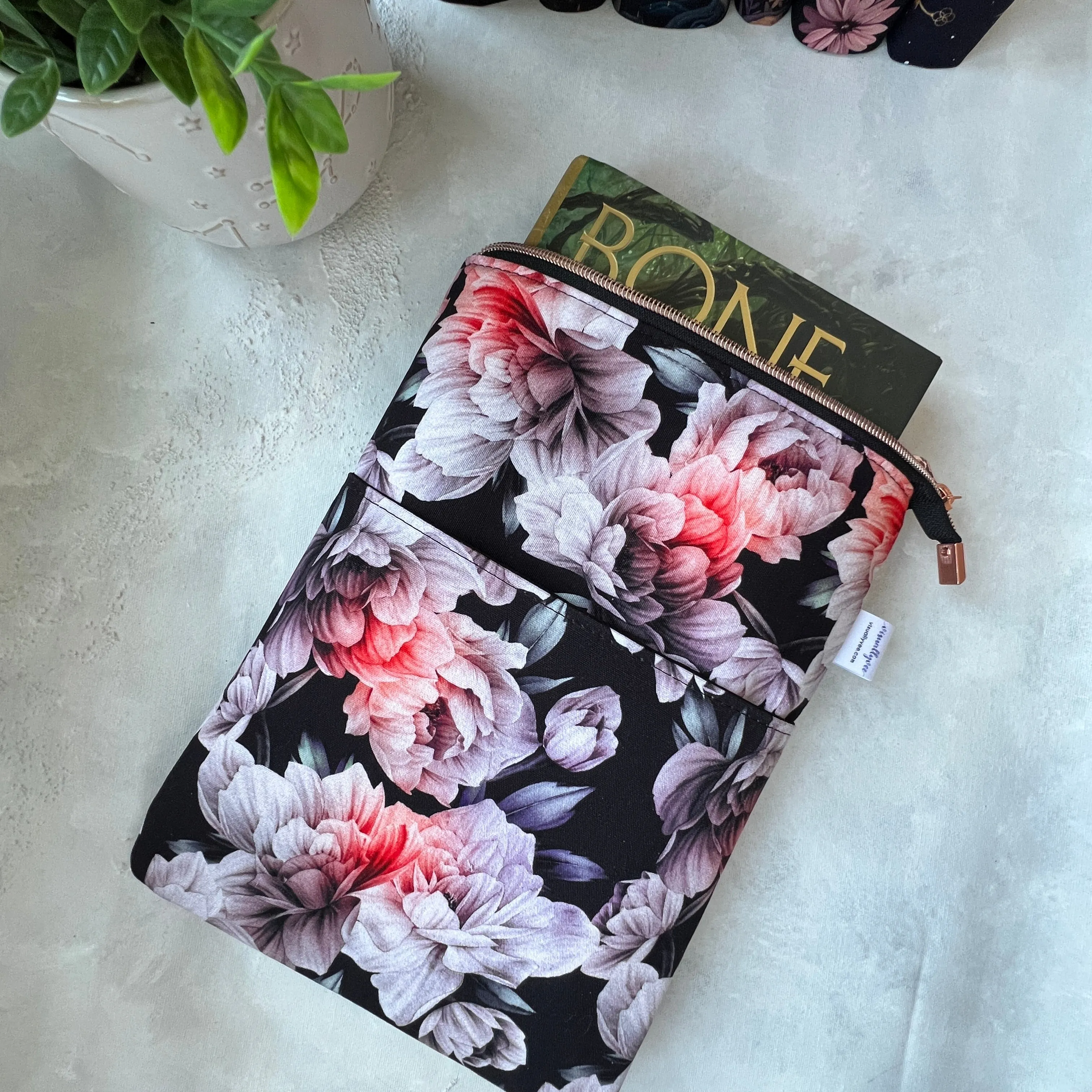 Pretty Peony - Zippered Book Sleeve